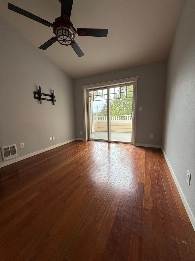 5450 California Ave SW in Seattle, WA - Building Photo - Building Photo
