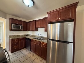550 Graves Ave in El Cajon, CA - Building Photo - Building Photo