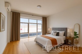 LUXURY 2 Bed LOFT in Queens! in Queens, NY - Building Photo - Building Photo