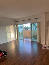 880 NE 69th St in Miami, FL - Building Photo - Building Photo