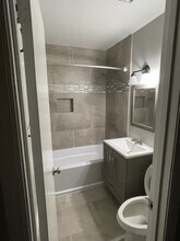 851 Vestavia Villa Ct, Unit B in Vestavia, AL - Foto de edificio - Building Photo