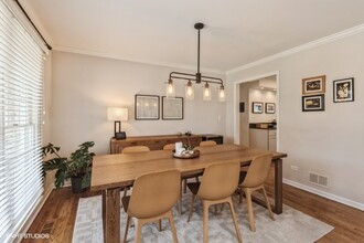 1712 Juliet Ln in Libertyville, IL - Building Photo - Building Photo