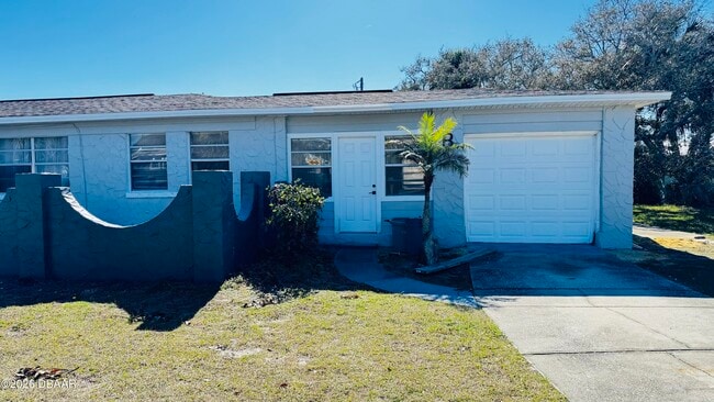 374 S Halifax Dr in Ormond Beach, FL - Building Photo - Building Photo