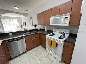 1202 S Beach Cir in Kissimmee, FL - Building Photo - Building Photo