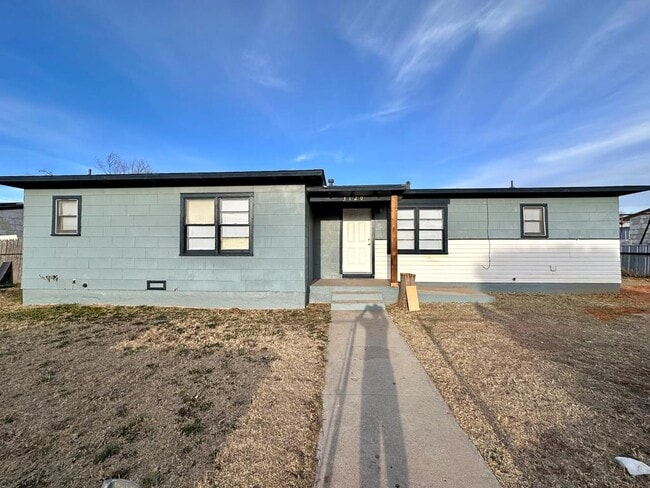 property at 3120 Chestnut Ave