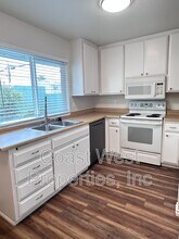 2119 Garnet Ave in San Diego, CA - Building Photo - Building Photo