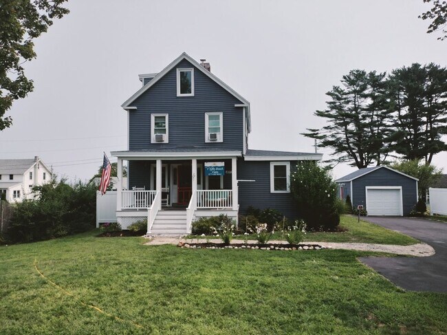 1073 Post Rd in Wells, ME - Building Photo - Building Photo