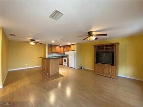 6112 Principia Dr in Ft. Myers, FL - Foto de edificio - Building Photo