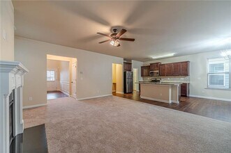 2139 Baywood Tree Ln SW in Snellville, GA - Foto de edificio - Building Photo