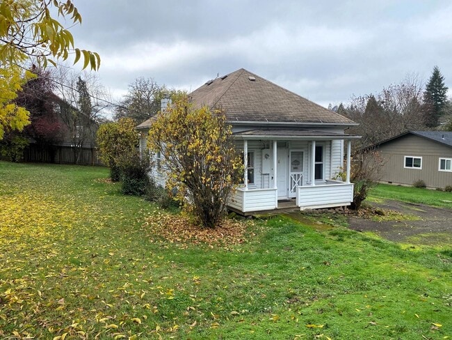 property at 209 NE 7th St