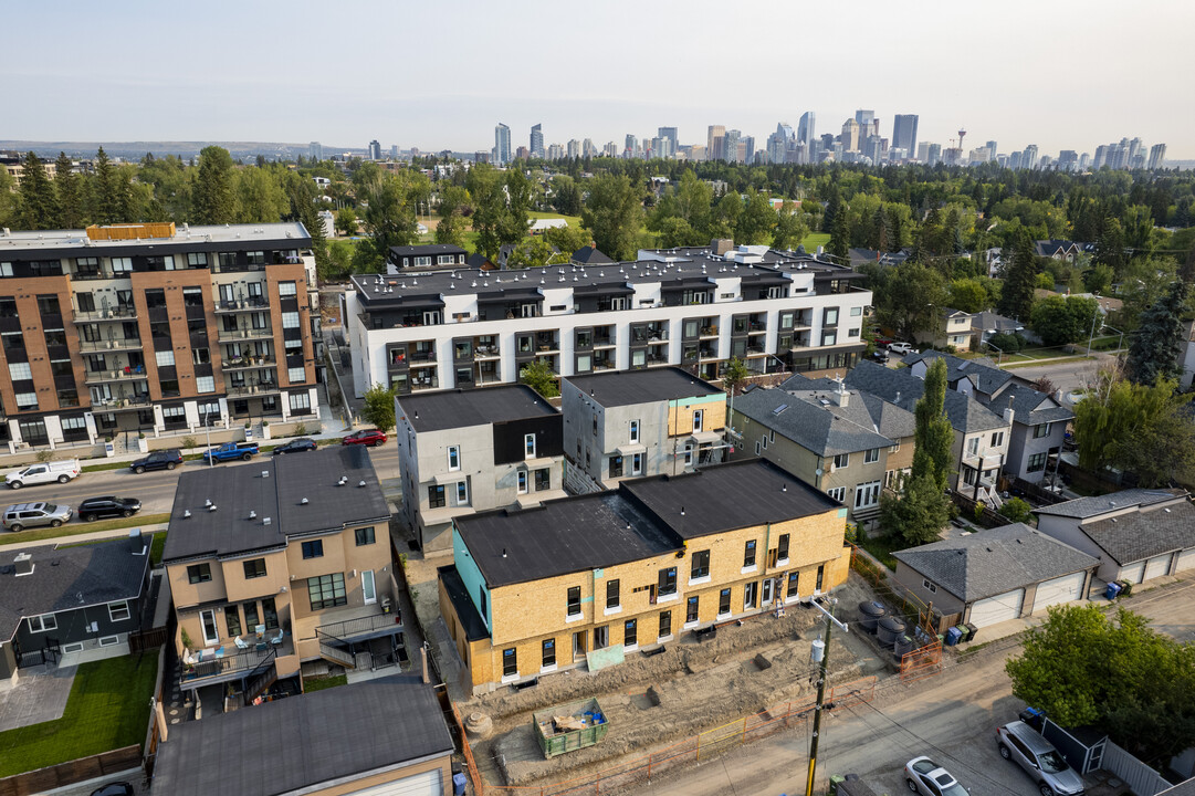 Loop 33 in Calgary, AB - Building Photo