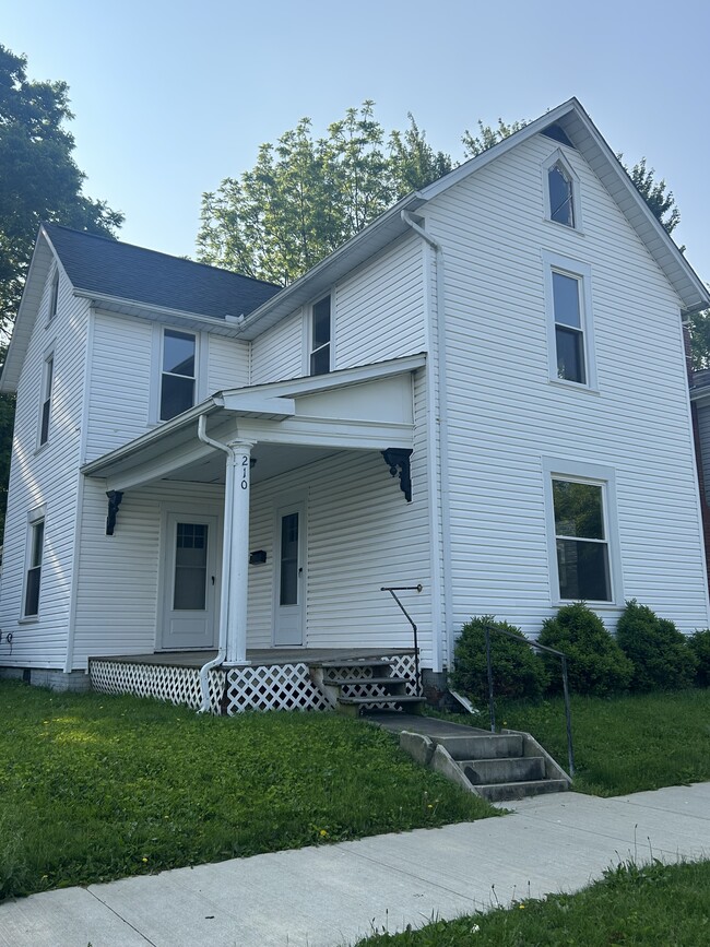 property at 210 S Plum St