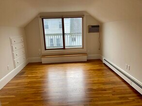 17 Edgecliff Rd in Watertown, MA - Building Photo - Building Photo