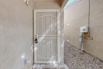 10728 Hatch Dr NW in Albuquerque, NM - Building Photo - Building Photo