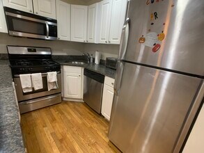 66 Egmont St, Unit 66-2 in Brookline, MA - Foto de edificio - Building Photo