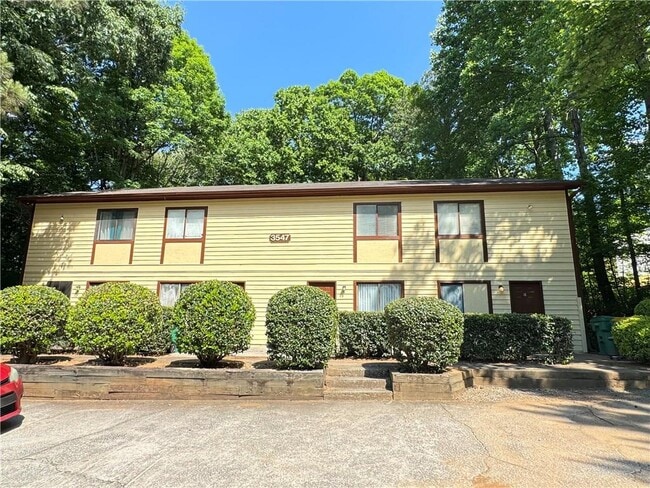 property at 3547 Peachtree Corners Cir