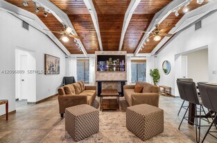 3225 SW 58th Ave in Miami, FL - Building Photo