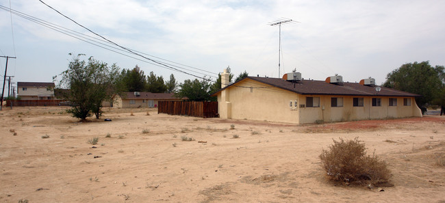 21535 Nisqually Rd in Apple Valley, CA - Building Photo - Building Photo