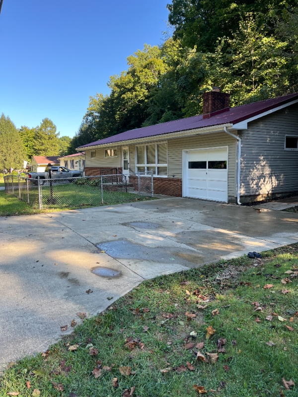 property at 4078 Rosemount Rd