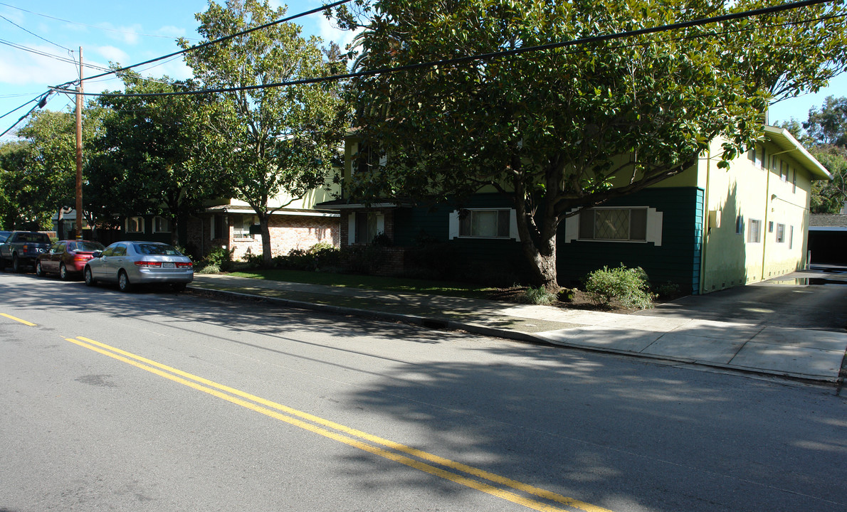 565 Matadero Ave in Palo Alto, CA - Building Photo