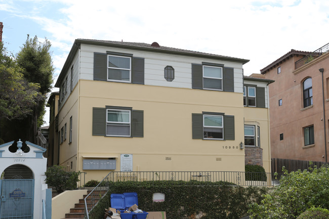 Strathmore Apartments in Los Angeles, CA - Building Photo - Building Photo