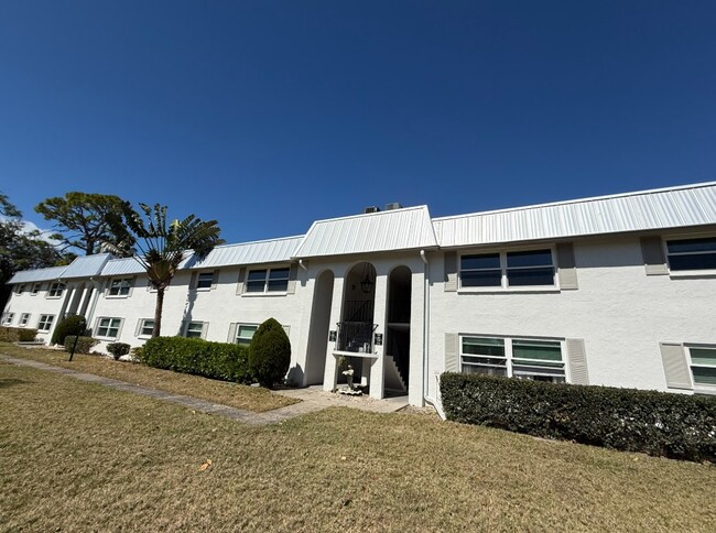 property at 5800 Hollywood Blvd