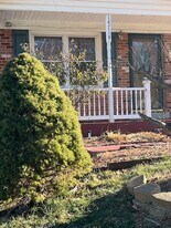 14714 Edgewater Dr in Woodbridge, VA - Building Photo