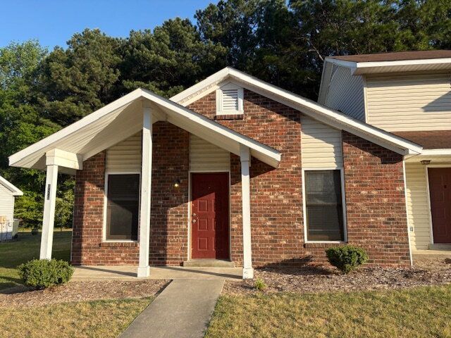 920 B's Barbeque Rd