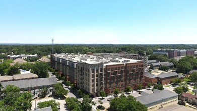 oLiv Auburn in Auburn, AL - Foto de edificio - Building Photo