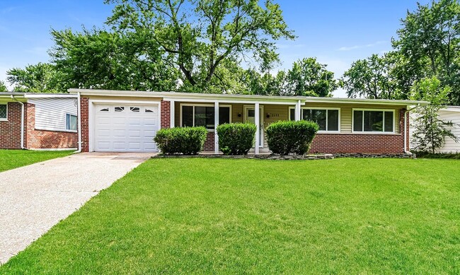 property at 2680 N Waterford Dr