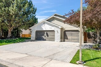 1127 N Echohawk Way in Eagle, ID - Building Photo - Building Photo