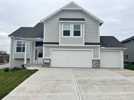 11014 S Millstone Dr in Olathe, KS - Building Photo