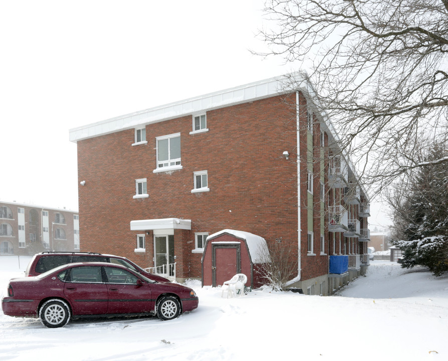 620 Silverbirch Rd in Waterloo, ON - Building Photo