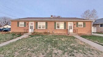 400-404 Moul Ave in Hanover, PA - Building Photo