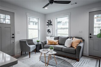 465 Hemlock Cir SE in Atlanta, GA - Building Photo - Building Photo