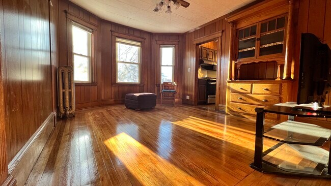 6 High St, Unit #2 in Somerville, MA - Building Photo - Building Photo