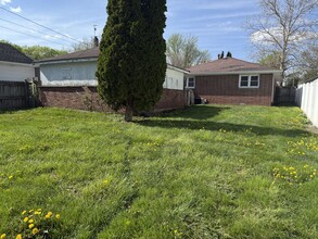 735 Armstrong St in Morris, IL - Building Photo - Building Photo