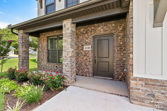2196 N Woodlark Ln in Fayetteville, AR - Building Photo - Building Photo