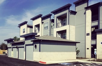 Mirabella Apartments in McAllen, TX - Building Photo - Building Photo