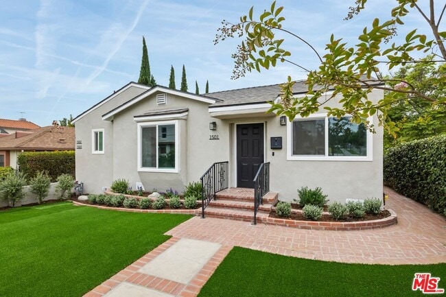 property at 1501 Selby Ave