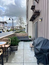 1821 Poppy Dr in Simi Valley, CA - Building Photo - Building Photo