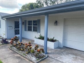 7552 Cumber Dr in New Port Richey, FL - Building Photo - Building Photo