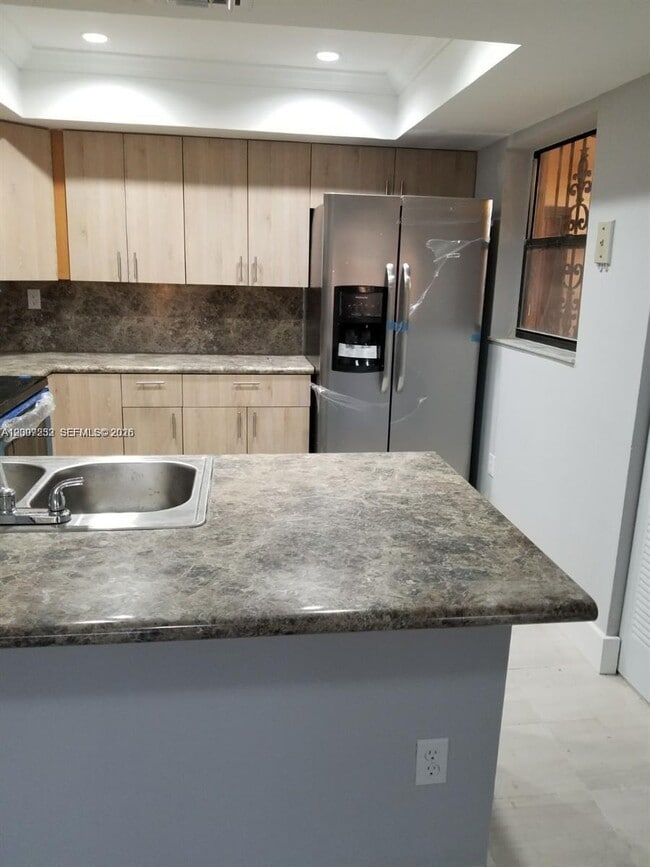 10847 NW 7th St in Miami, FL - Building Photo - Building Photo
