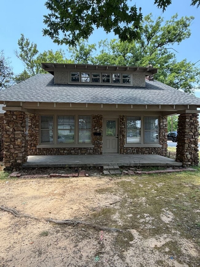 property at 1720 N Grant St
