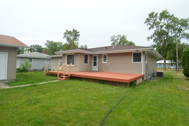 1823 Cottonwood St in Grand Forks, ND - Building Photo - Building Photo