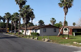 Oak Leaf Village in Palmetto, FL - Building Photo