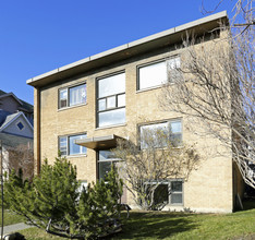 1726 12th Ave SW in Calgary, AB - Building Photo - Building Photo