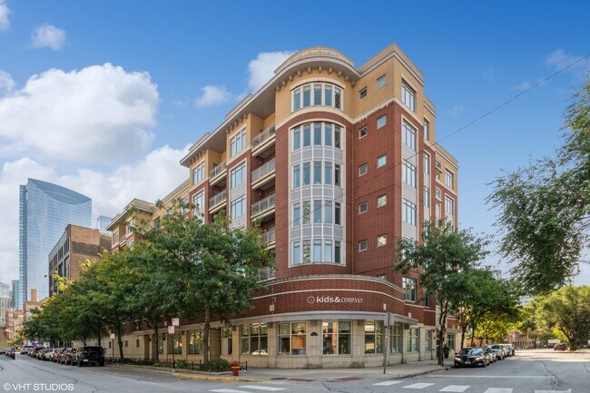 property at 657 W Fulton St
