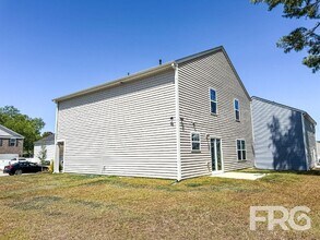 1313 Riverstone Dr in Greenville, NC - Building Photo - Building Photo