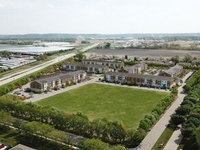 South Pointe Apartments in Council Bluffs, IA - Foto de edificio - Building Photo